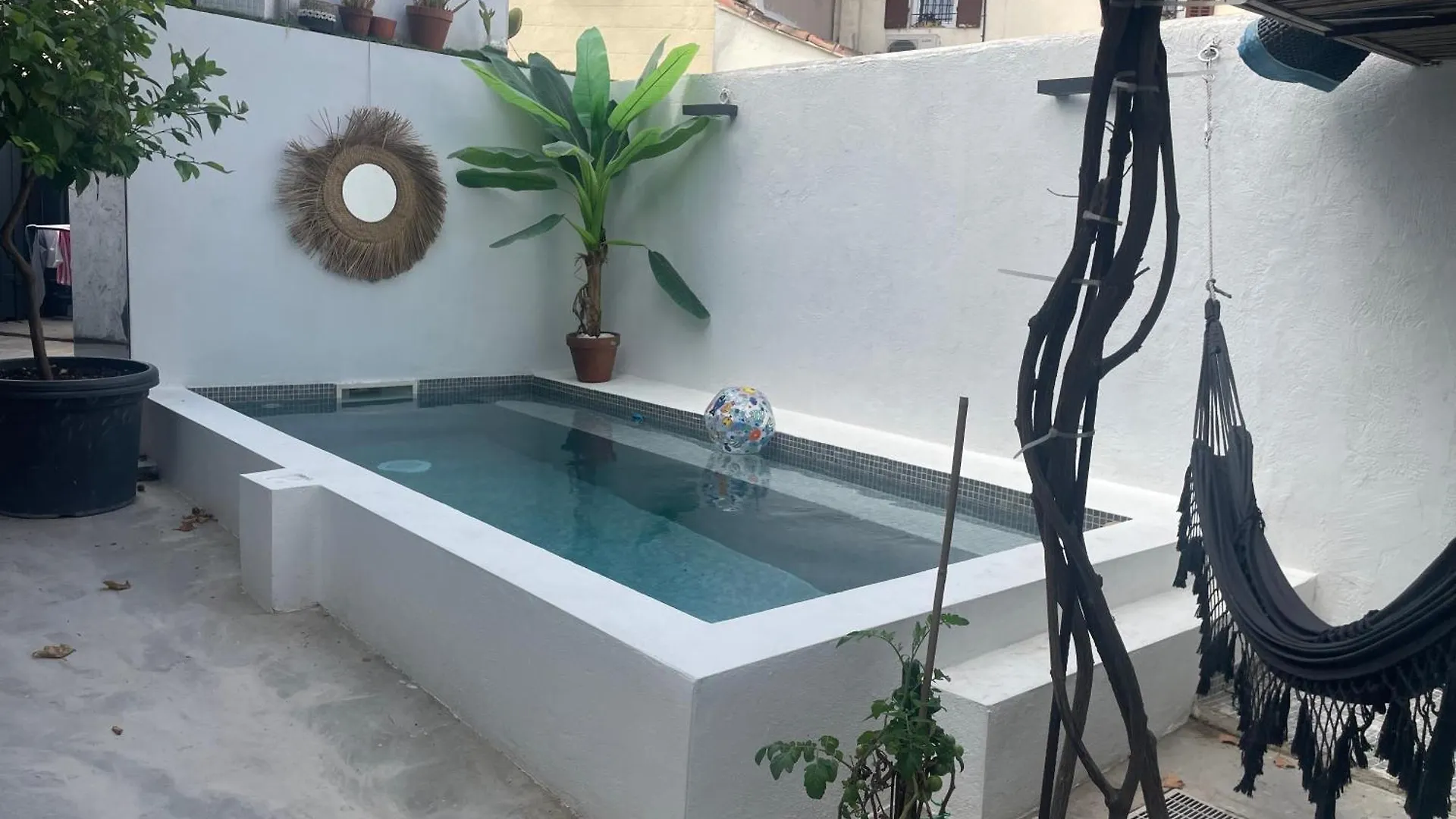 Charmante Maison Avec Piscine Marsilya
